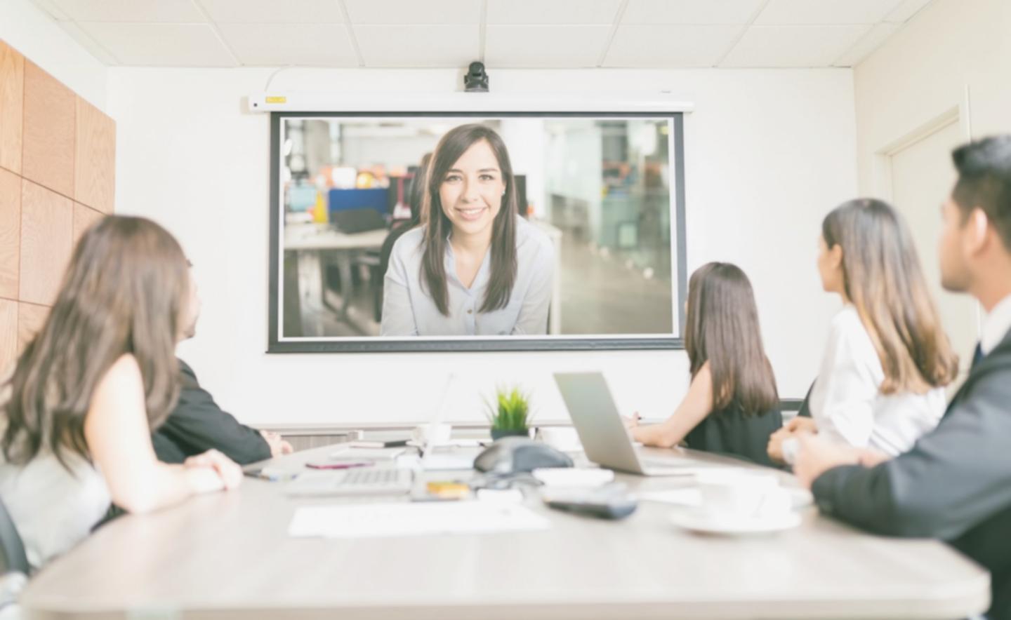 Structured learning environment for self-knowledge exploration